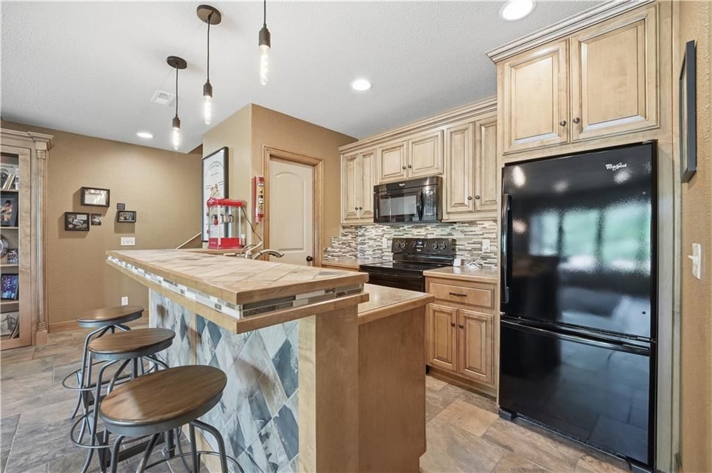 9162 COTTONWOOD CANYON Drive — photo 57