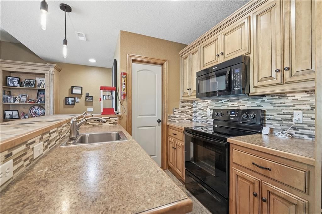 9162 COTTONWOOD CANYON Drive — photo 58