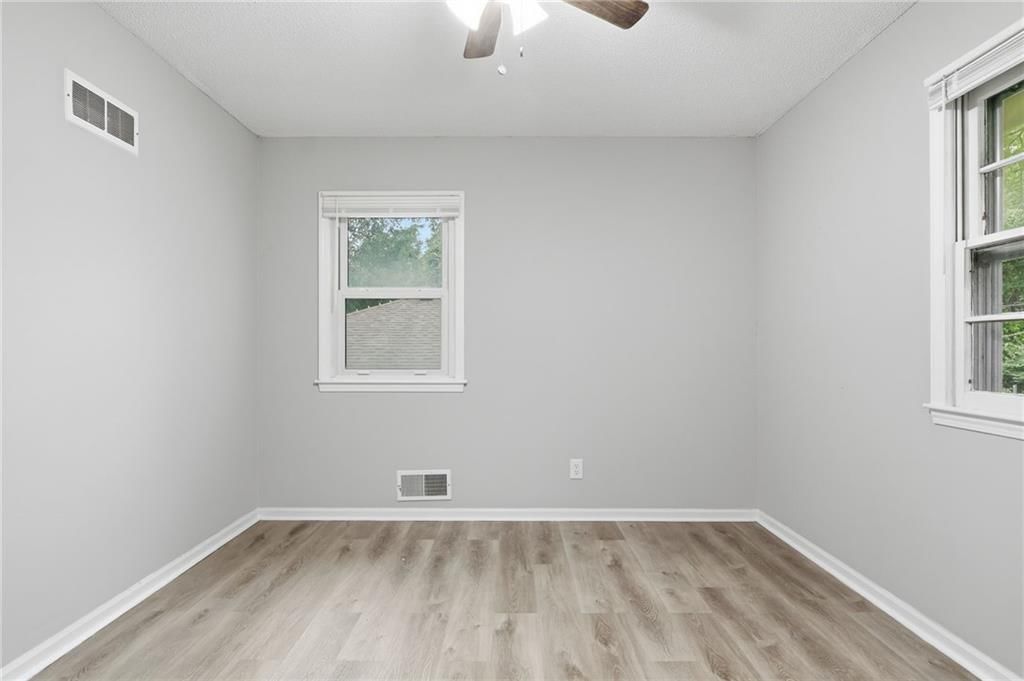 11016 Herrick Avenue — photo 11