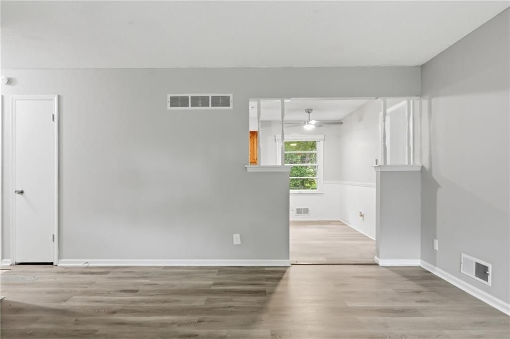 11016 Herrick Avenue — photo 15