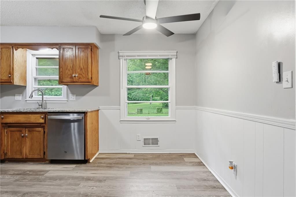 11016 Herrick Avenue — photo 17