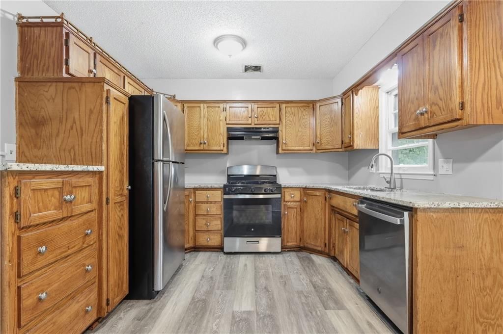 11016 Herrick Avenue — photo 18
