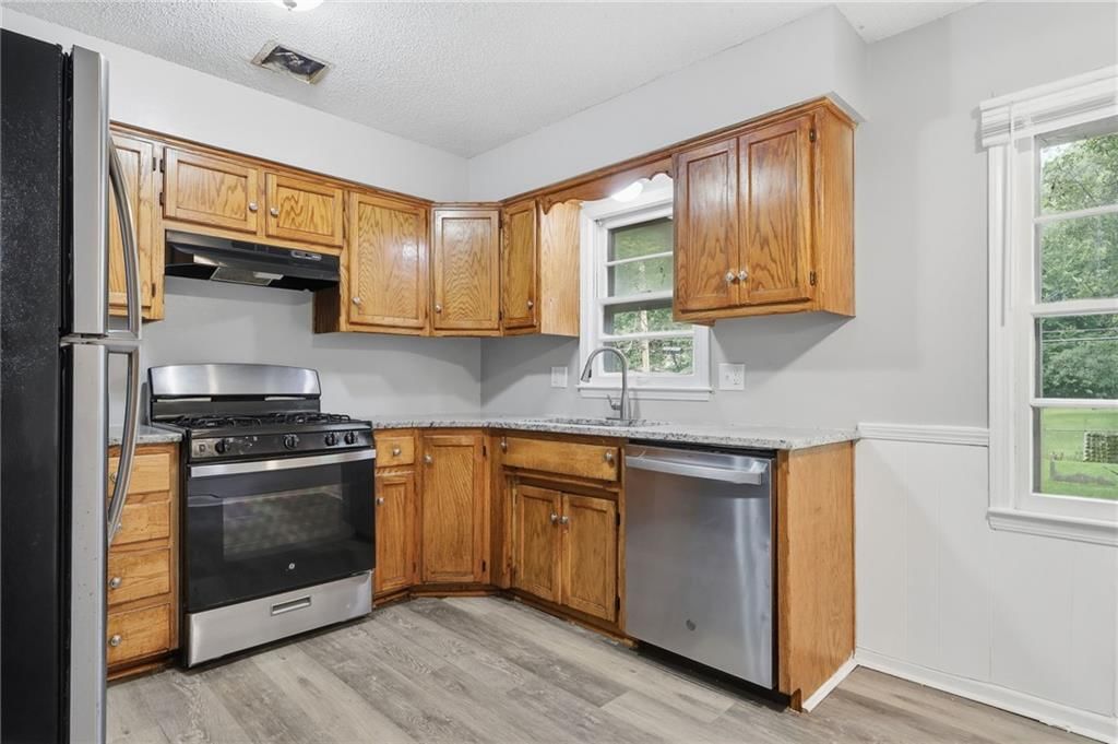 11016 Herrick Avenue — photo 20