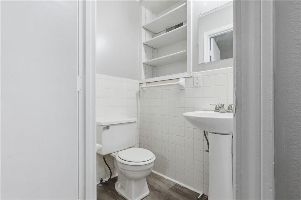 11016 Herrick Avenue — photo 28