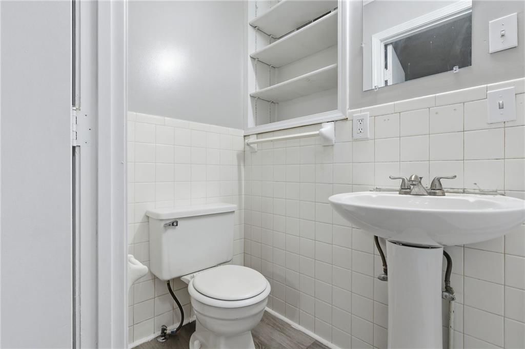 11016 Herrick Avenue — photo 29