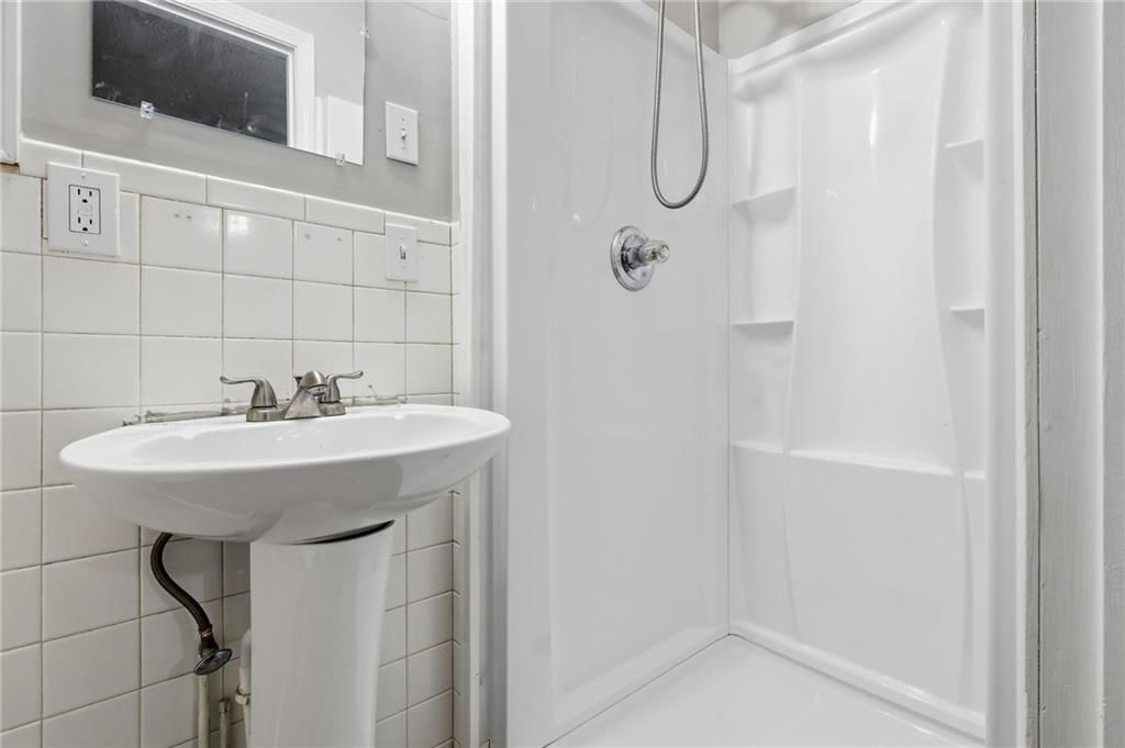 11016 Herrick Avenue — photo 30