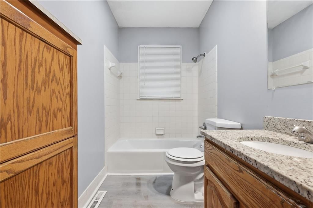 11016 Herrick Avenue — photo 34