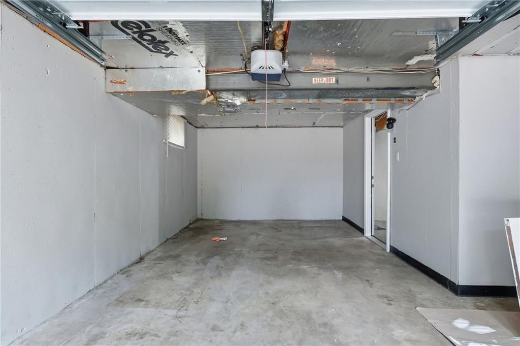 11016 Herrick Avenue — photo 40