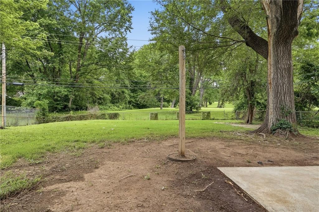 11016 Herrick Avenue — photo 41