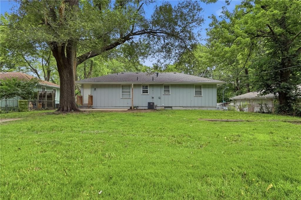11016 Herrick Avenue — photo 43