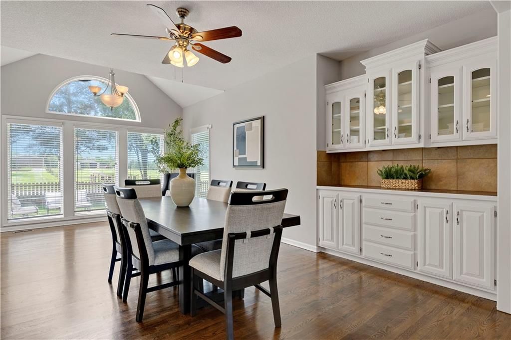 23525 W 74th Terrace — photo 11