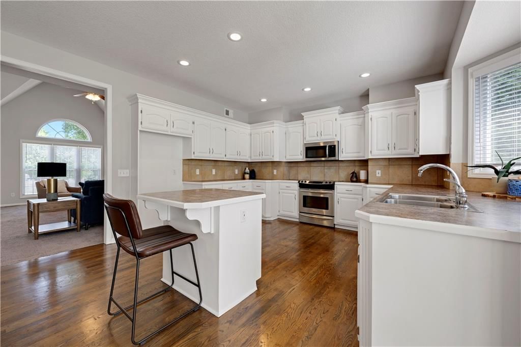 23525 W 74th Terrace — photo 14