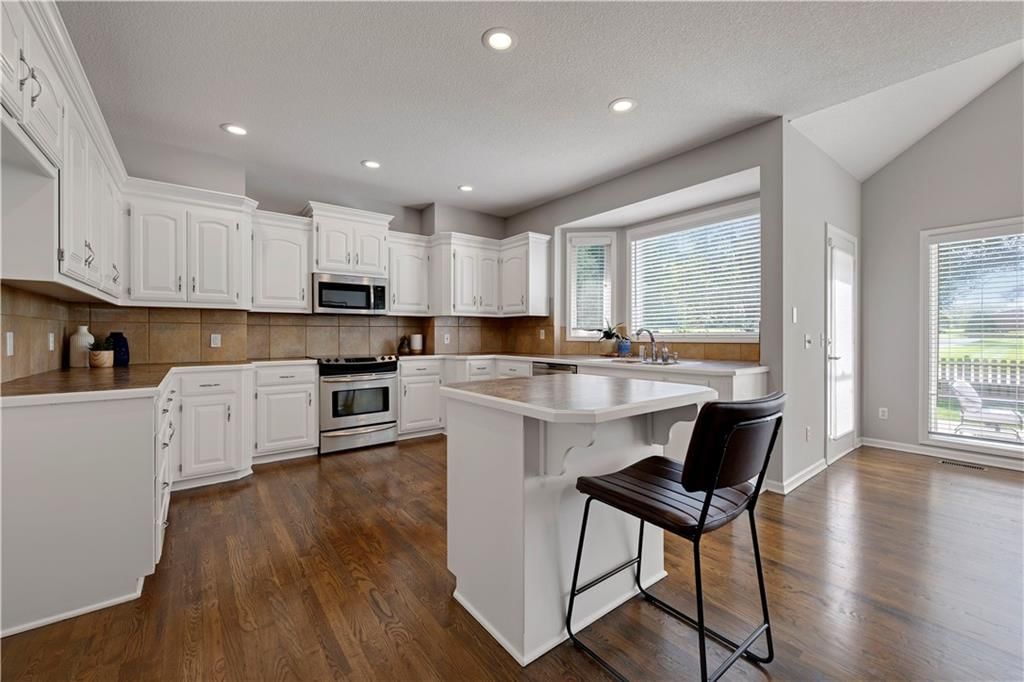 23525 W 74th Terrace — photo 15