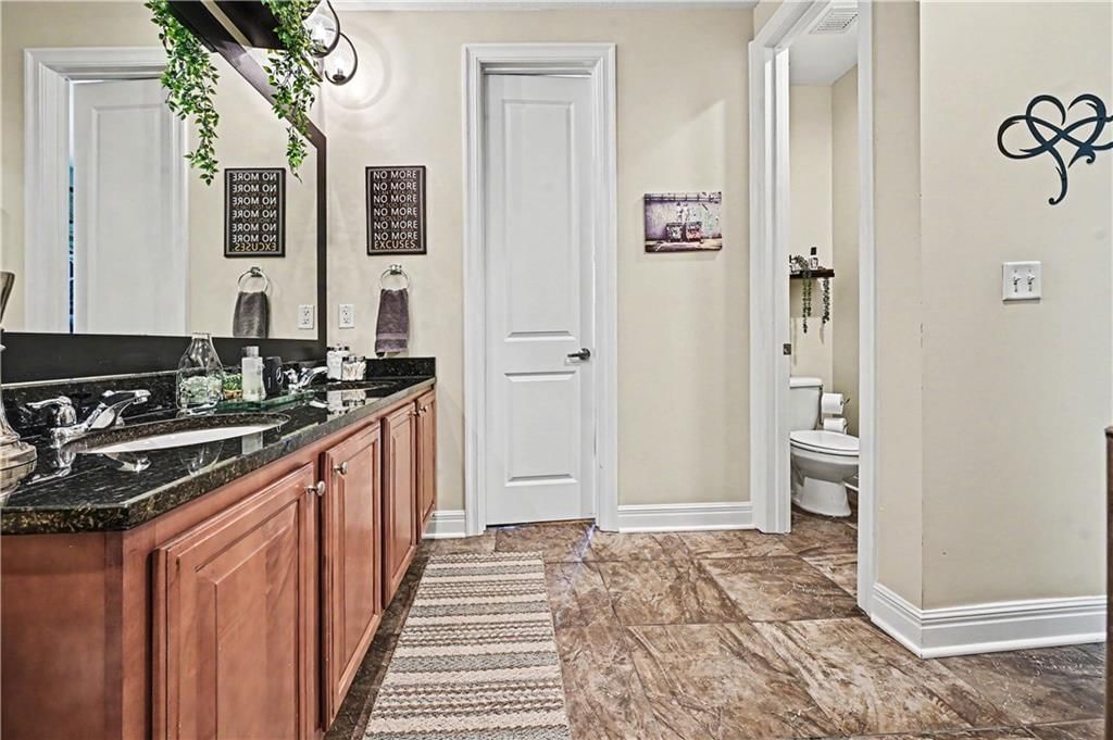 1101 Walnut Street — photo 28