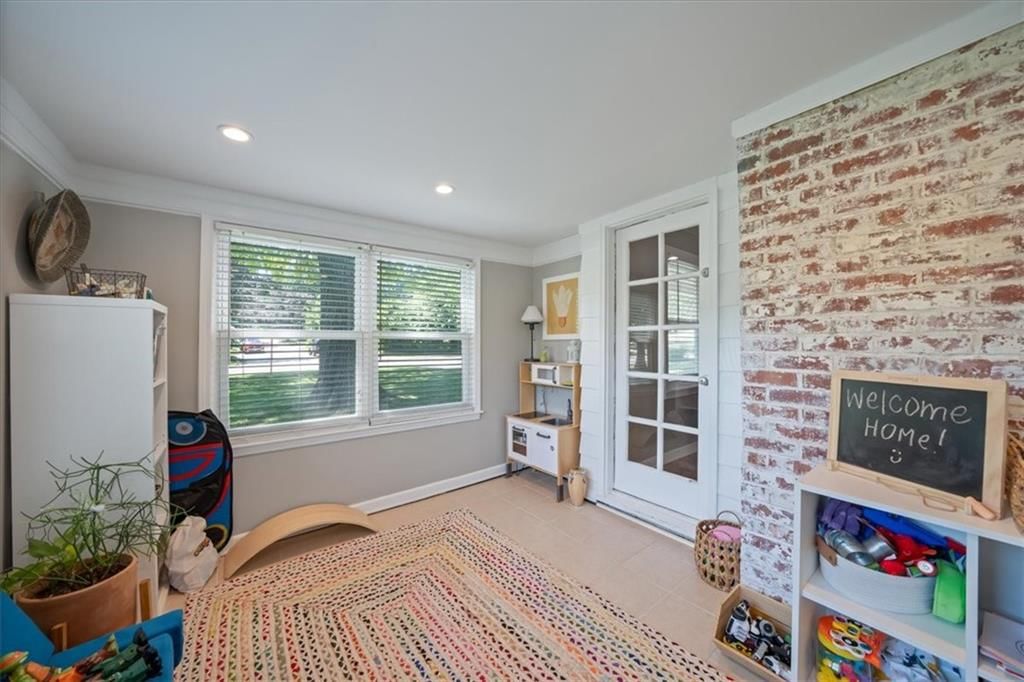 6557 Holmes Road — photo 8