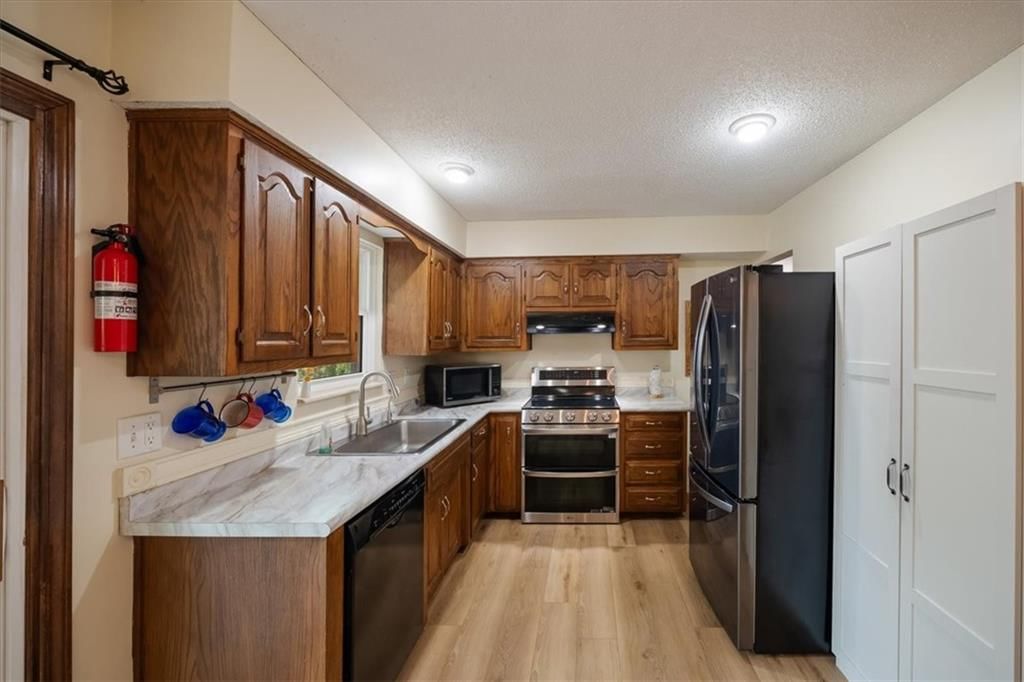 14215 W 94th Terrace — photo 9