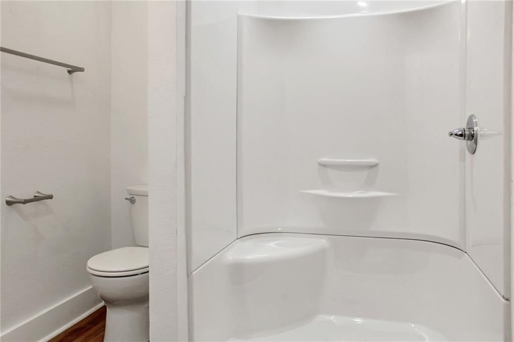 505 W Broadway Street — photo 18