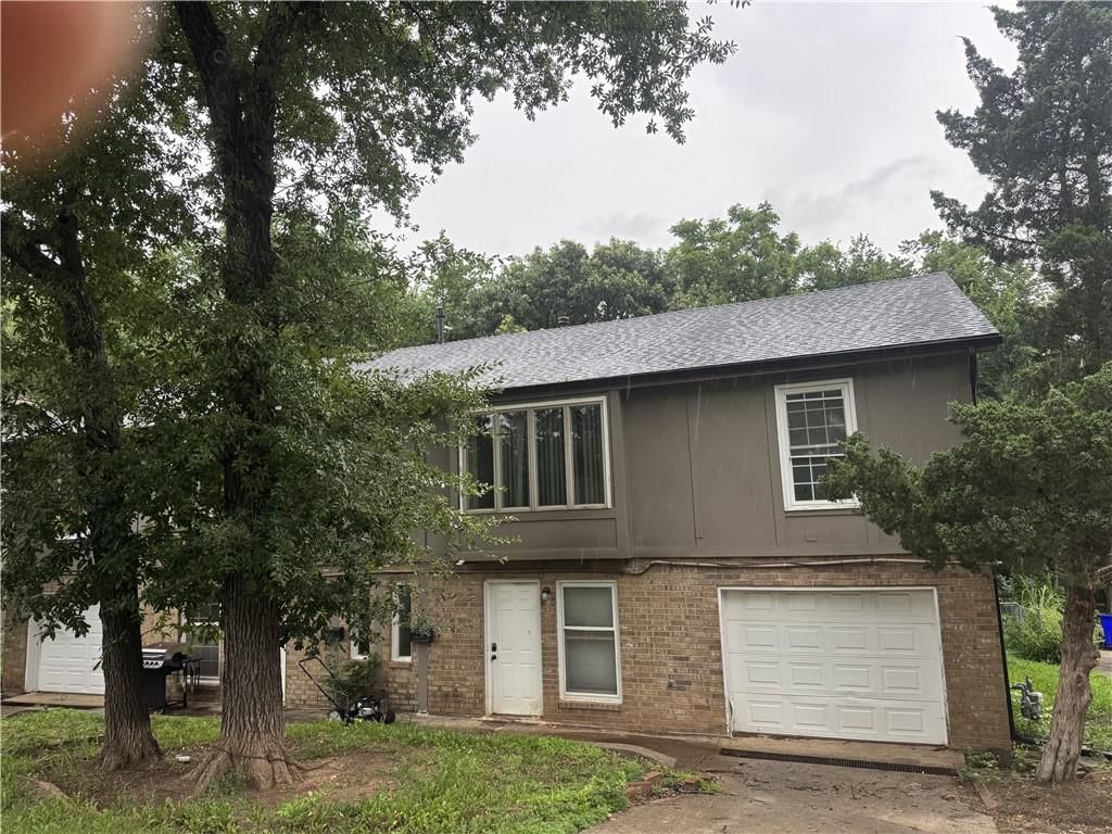 3906 E 123 Terrace — photo 3