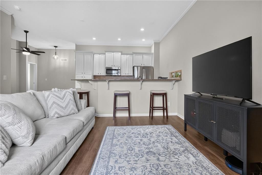 2250 Lake Pointe Drive — photo 11
