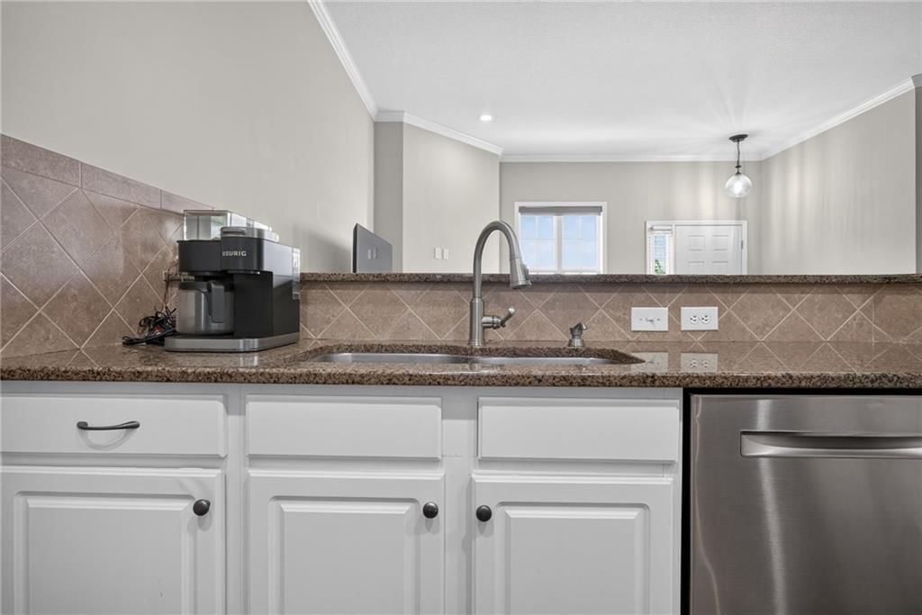 2250 Lake Pointe Drive — photo 17