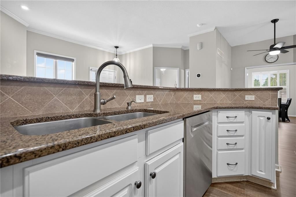 2250 Lake Pointe Drive — photo 18