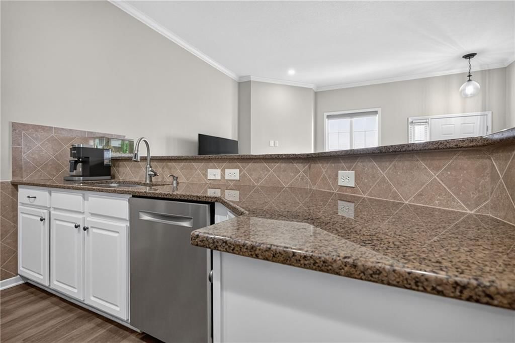 2250 Lake Pointe Drive — photo 20