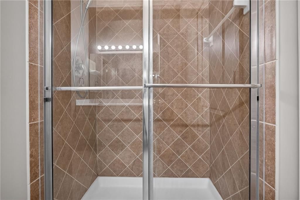 2250 Lake Pointe Drive — photo 27