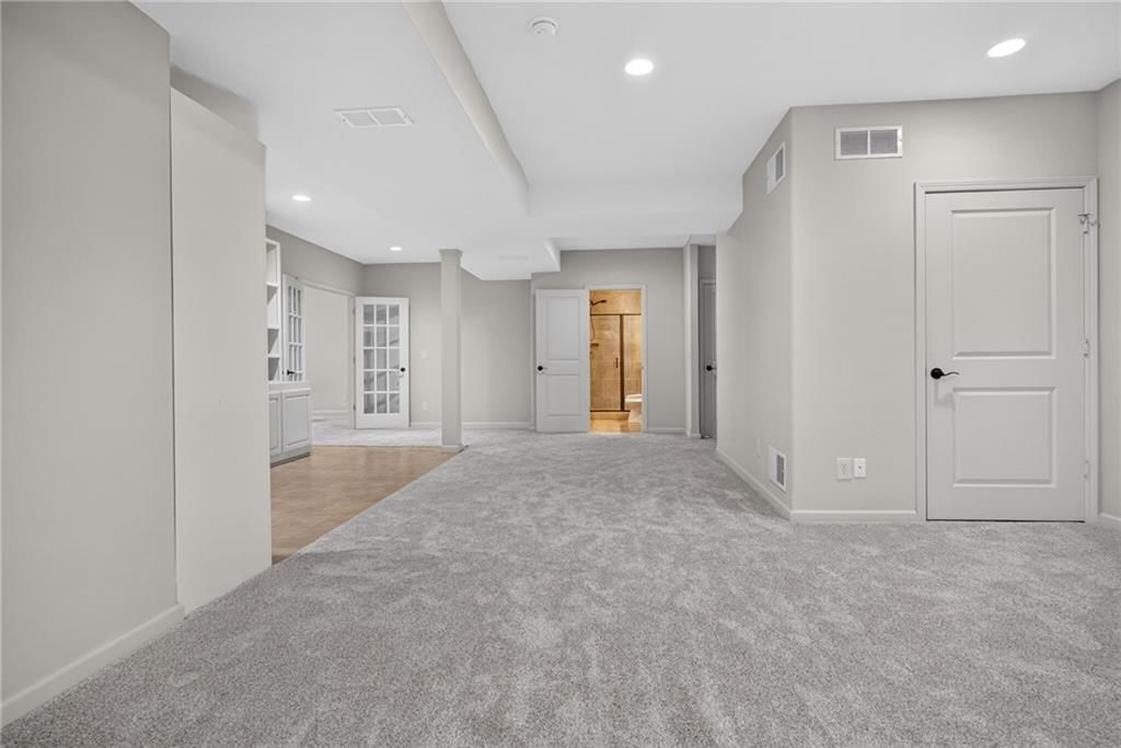 2250 Lake Pointe Drive — photo 38
