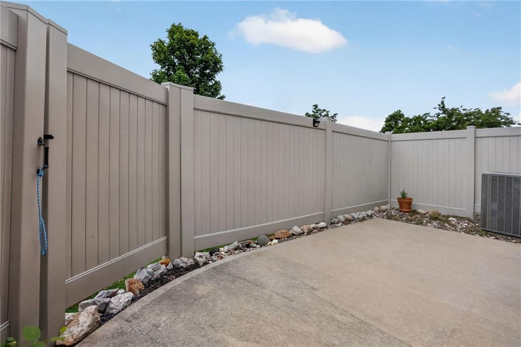 2250 Lake Pointe Drive — photo 50