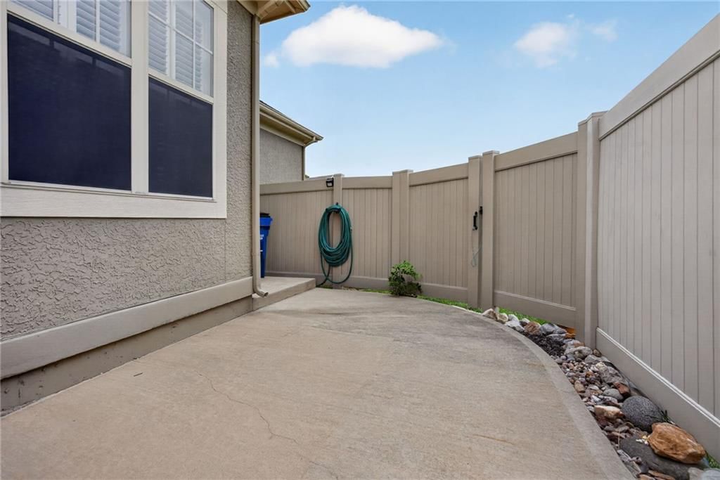 2250 Lake Pointe Drive — photo 51