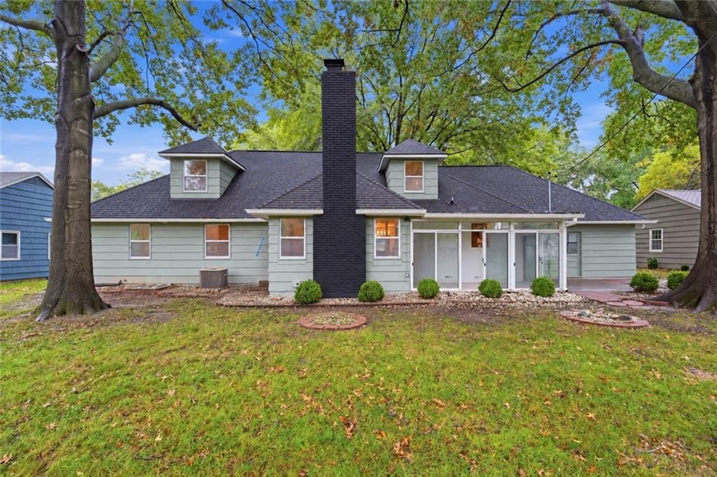 6910 W 101st Street, Overland Park, KS: listing photo 3