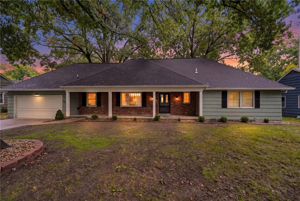 6910 W 101st Street, Overland Park, KS