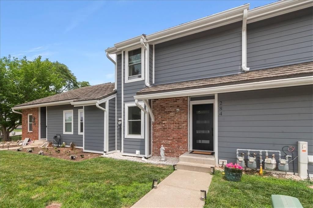 284 NE Bayview Drive — photo 3