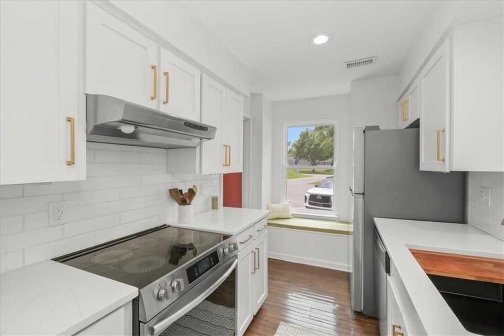 284 NE Bayview Drive — photo 9