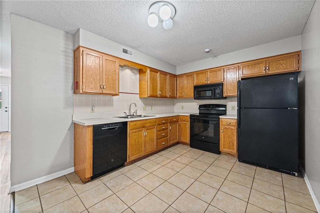 105 Basswood Court — photo 6