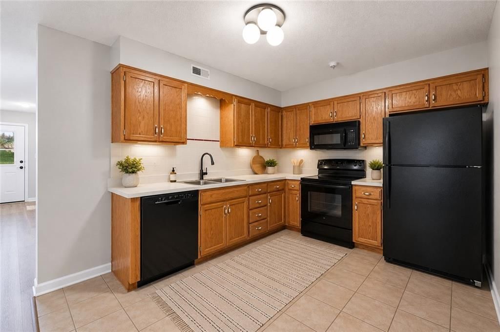 105 Basswood Court — photo 9