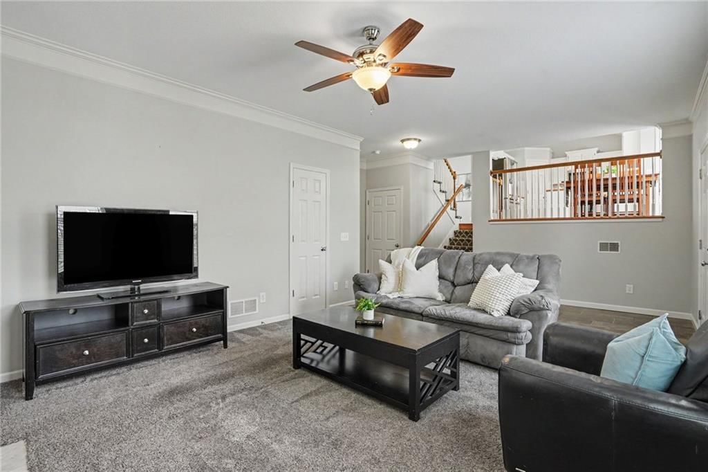 986 Wellington Way — photo 5