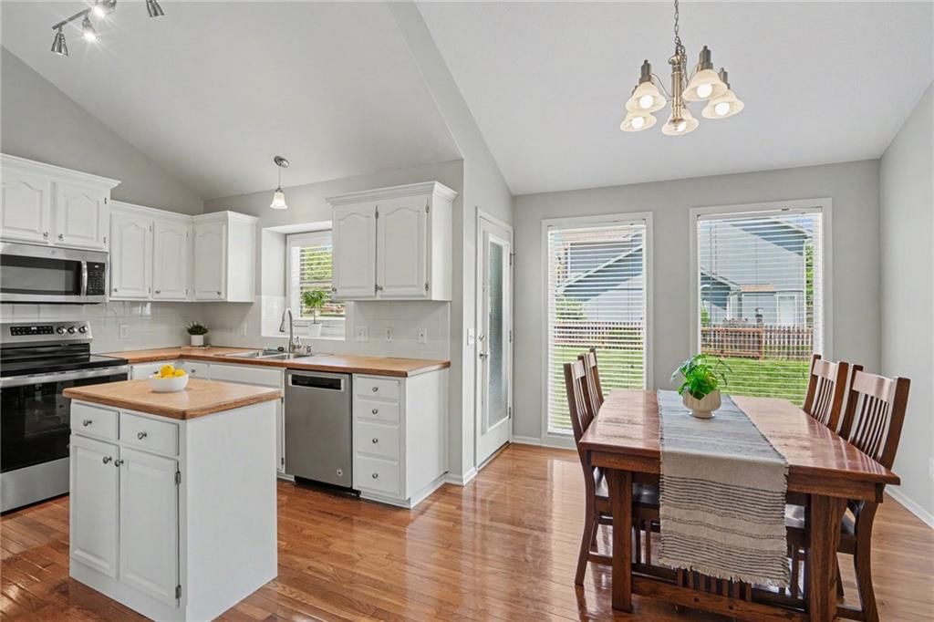 986 Wellington Way — photo 7