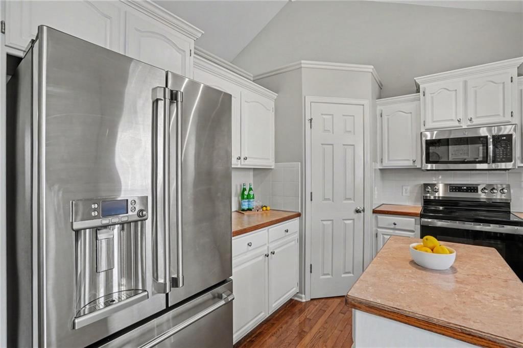 986 Wellington Way — photo 10