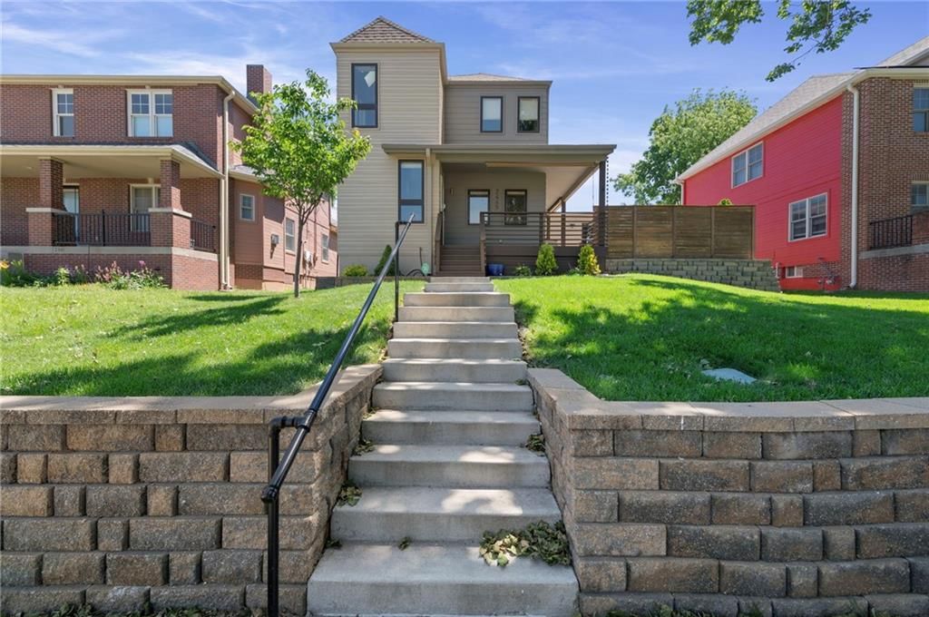 2445 Tracy Avenue — photo 3