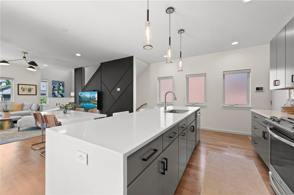 2445 Tracy Avenue — photo 10