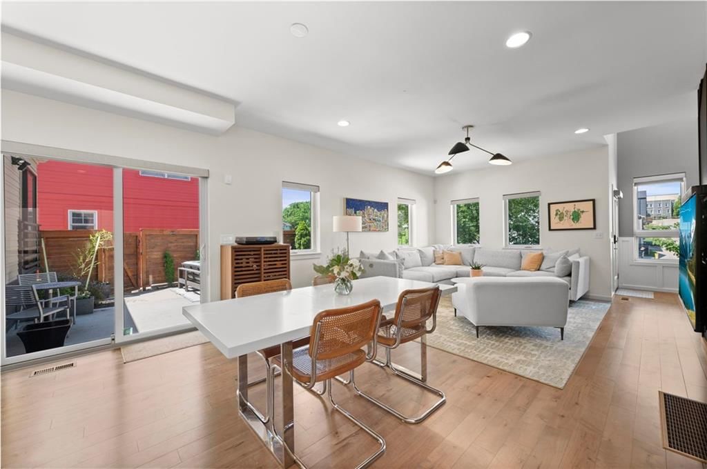 2445 Tracy Avenue — photo 12