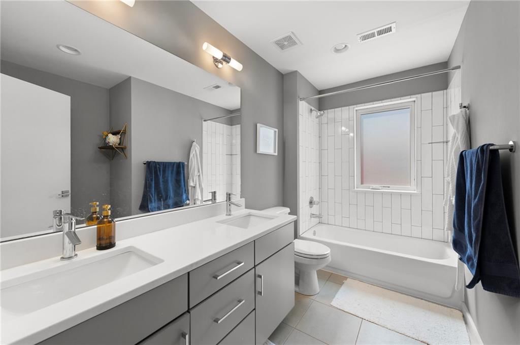 2445 Tracy Avenue — photo 20