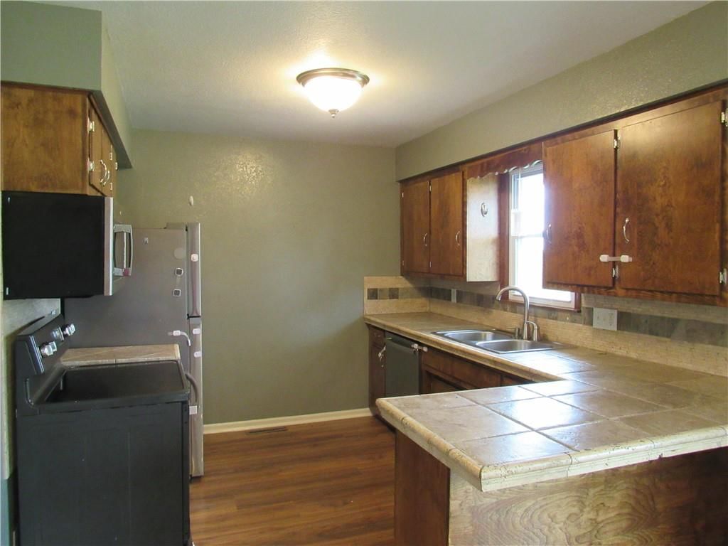 30309 E 283RD Street — photo 9