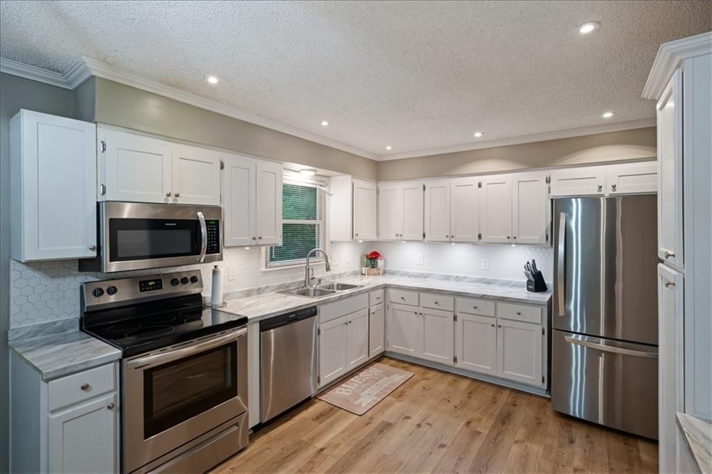 201 W Martin Street — photo 4