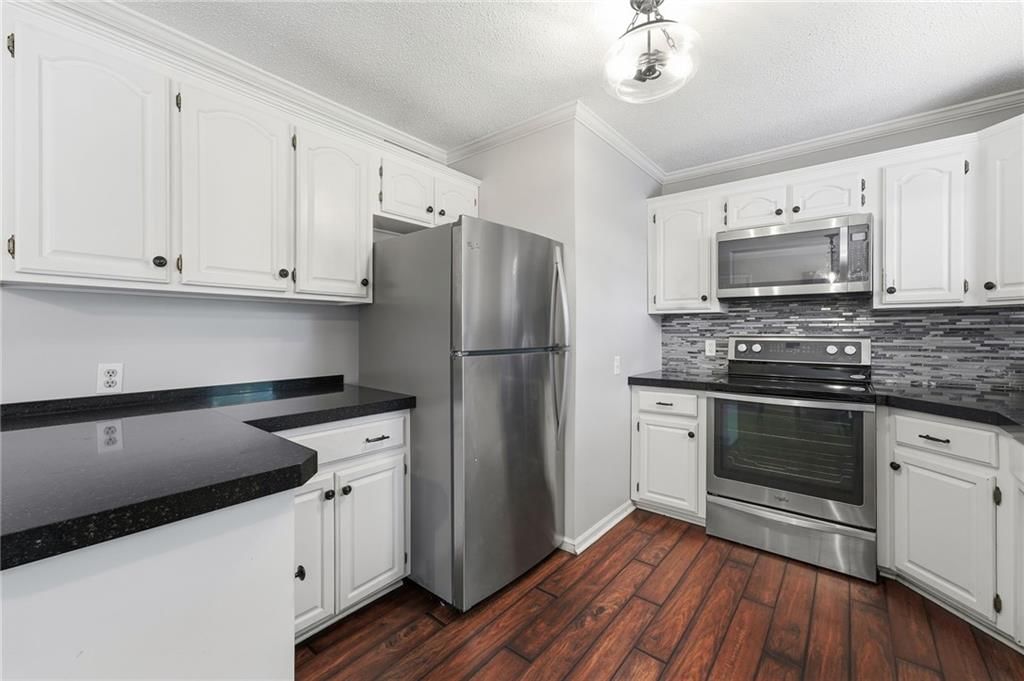 717 N Curtis Street — photo 8