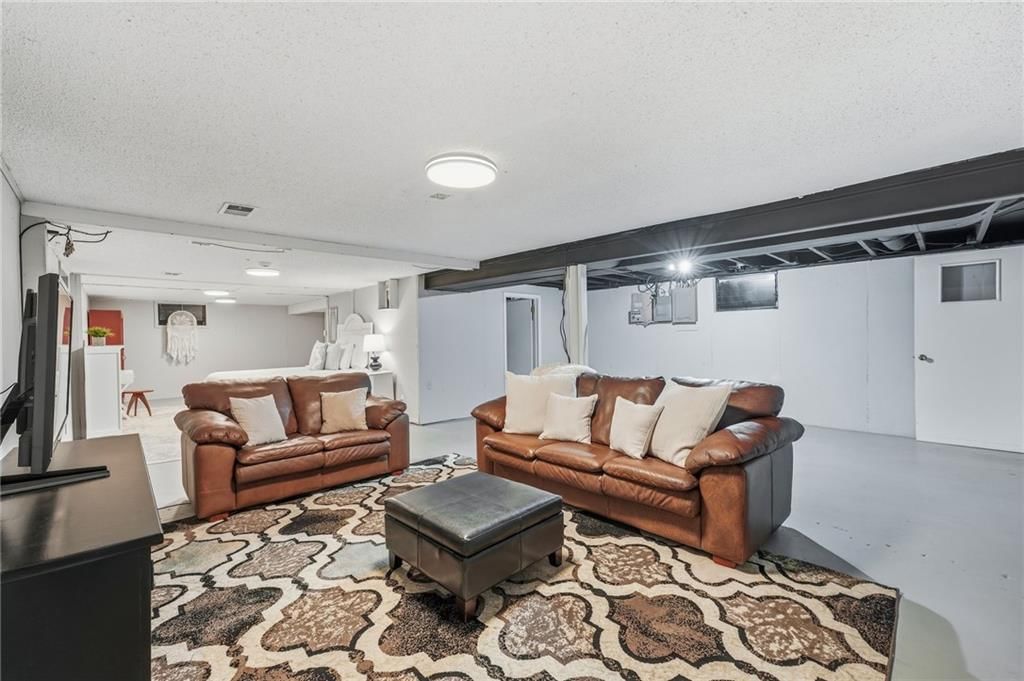 717 N Curtis Street — photo 19