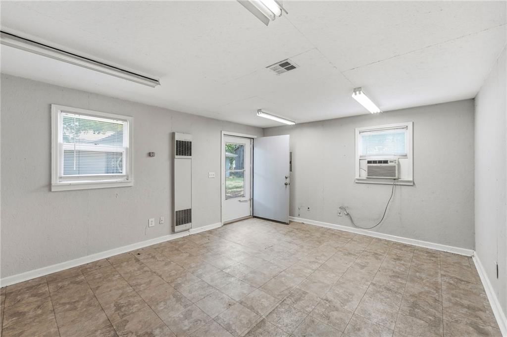 717 N Curtis Street — photo 27