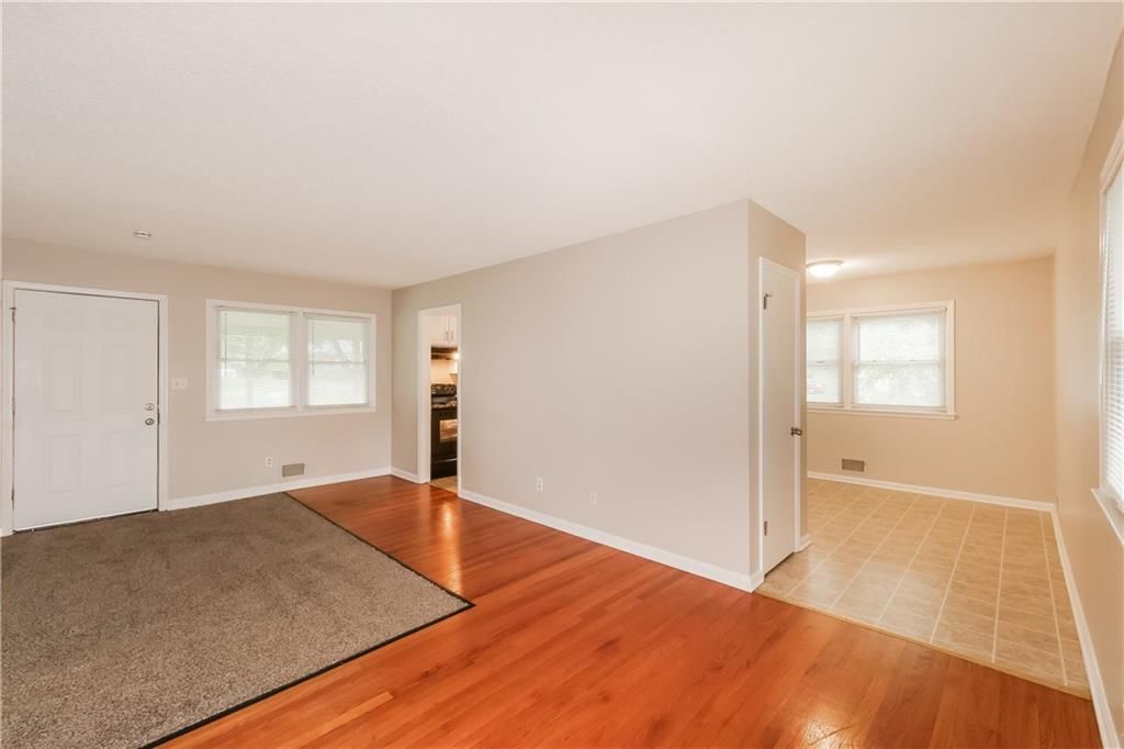 11016 E 51st Street — photo 3