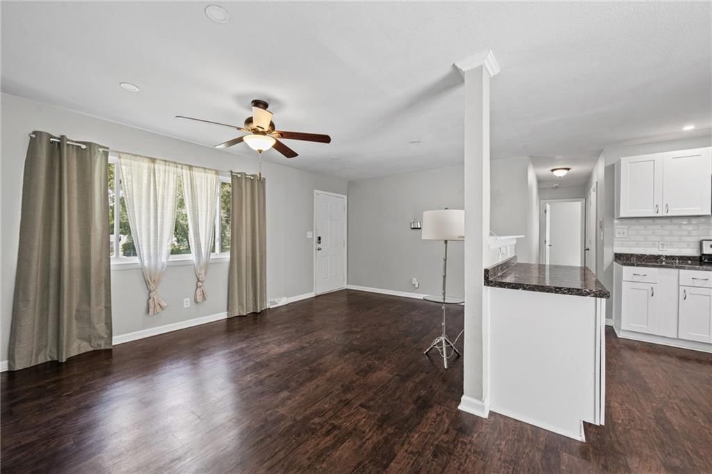11320 Lewis Avenue — photo 4
